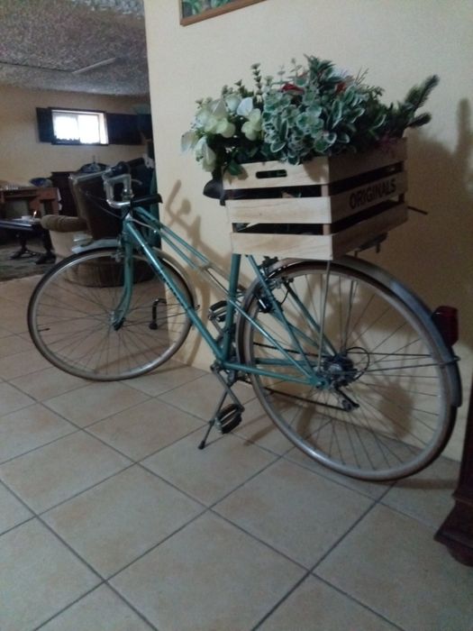 Bicicleta antiga restaurada Peugeot Mixte
