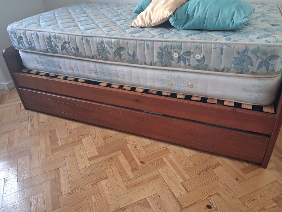Cama de solteiro dupla