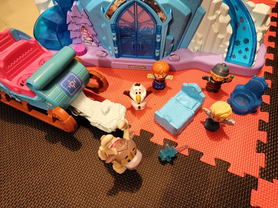 Zamek  Elza little people kraina lodu figurki pałac kareta powóz