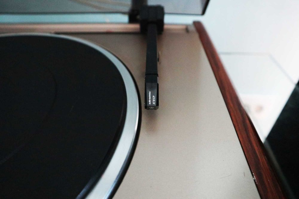 Тангенциальный проигрыватель пластинок Marantz TT 475 редкий