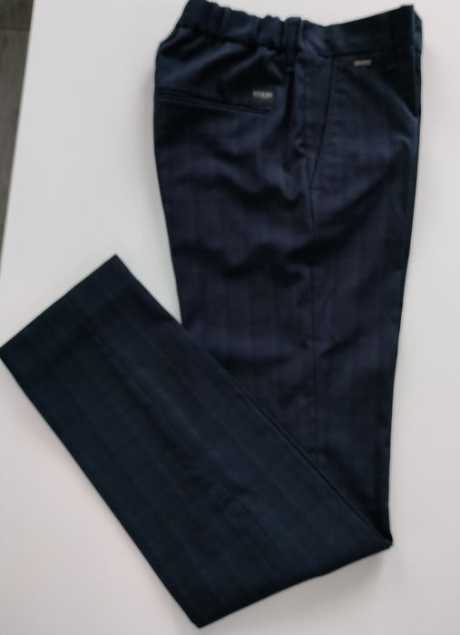 Spodnie materiałowe Guess rozmiar 30 (S/M)