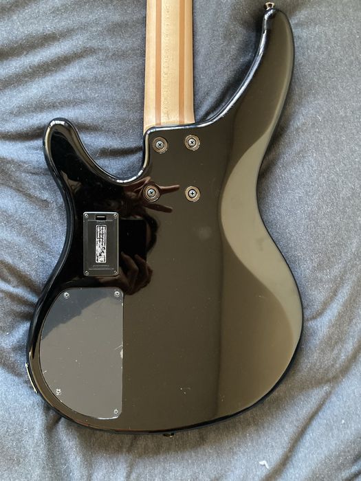 Baixo Elétrico Yamaha TRBX 304 BL