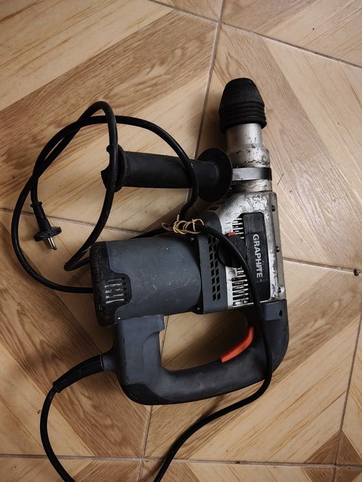 Młot udarowy SDS max firmy Graphite używany sprawny.