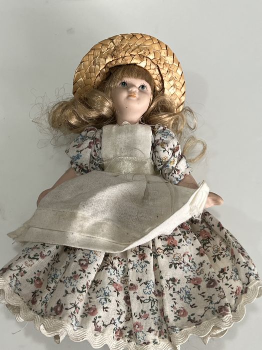 Lalka porcelanowa ania z zielonego wzgórza