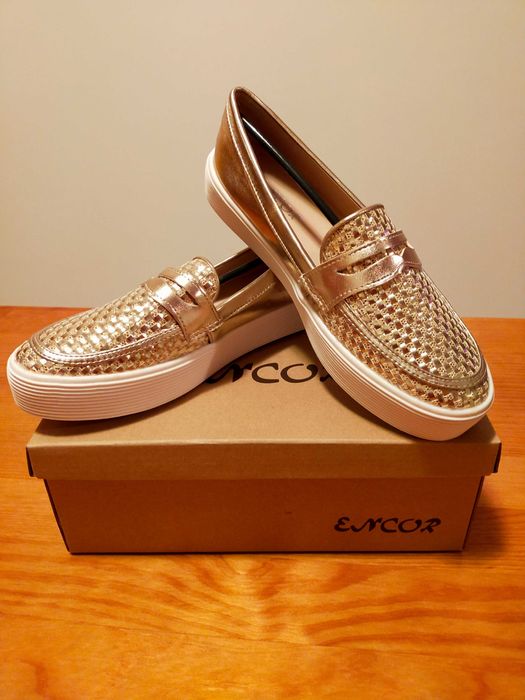 Calçado novo tam. 37