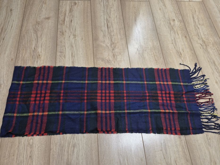 Kolorowy szalik w kratkę