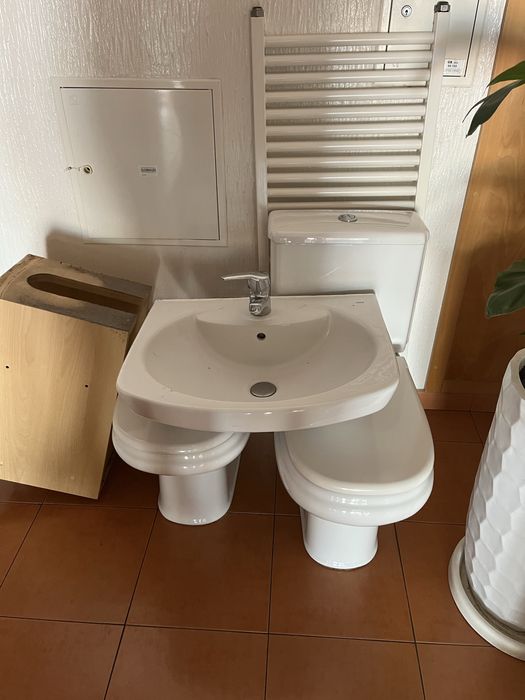 Louça sanitaria Roca Dama