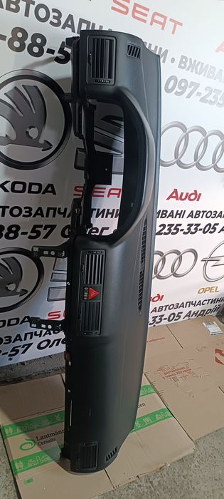Торпеда,панель,консоль,накладка Шкода Октавія Тур.Skoda.