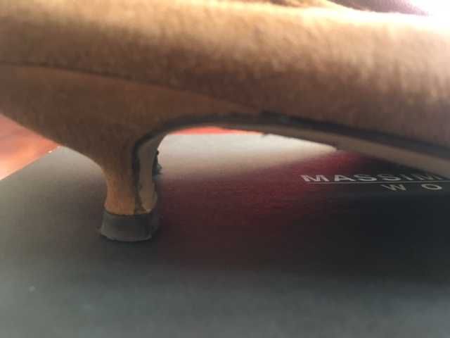 Sapatos de salão Massimo Dutti, em camurça, usados uma vez