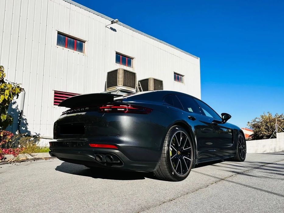 Porsche Panamera Sport Turismo 4 E-Hybrid