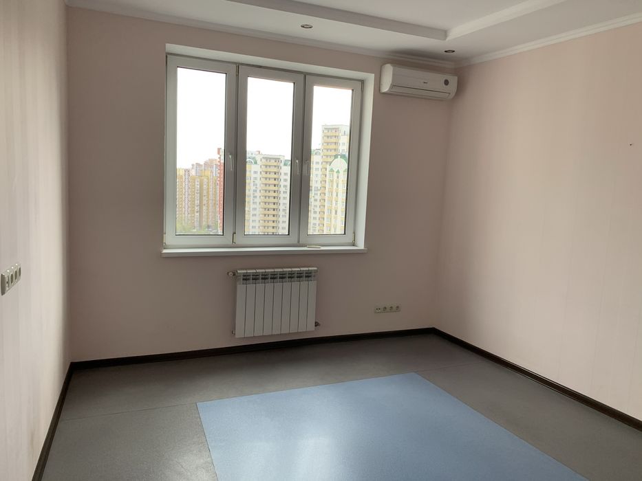 Дніпровська наб, 19А, 85м.кв. офіс (ж.ф.).