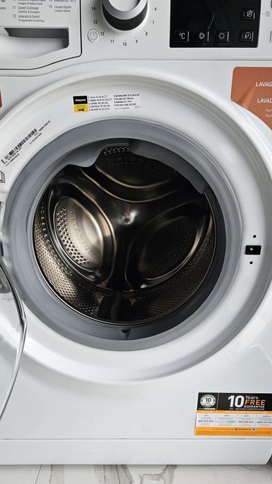 Máquina de lavar e secar roupa