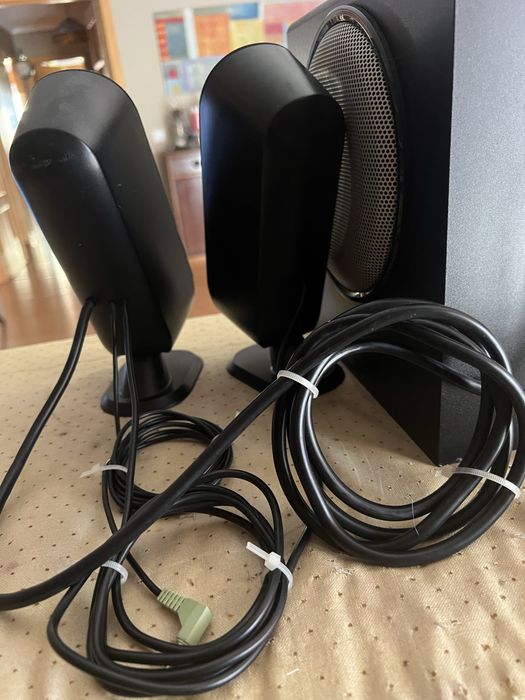 Conjunto de Colunas Logitech X-230