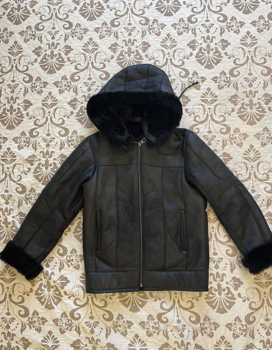 Продам детскую натуральную дублёнку.