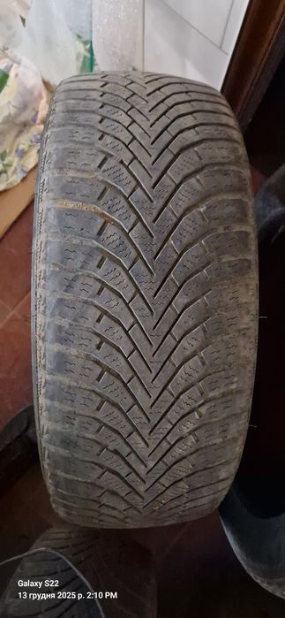 Зимова гума 205/55 R16