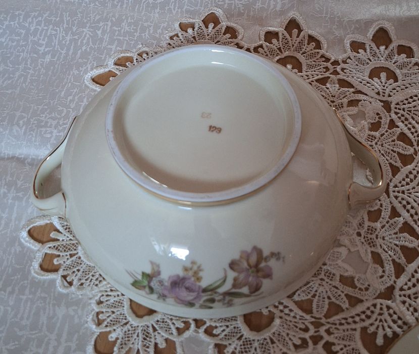 Piękna stara waza porcelanowa