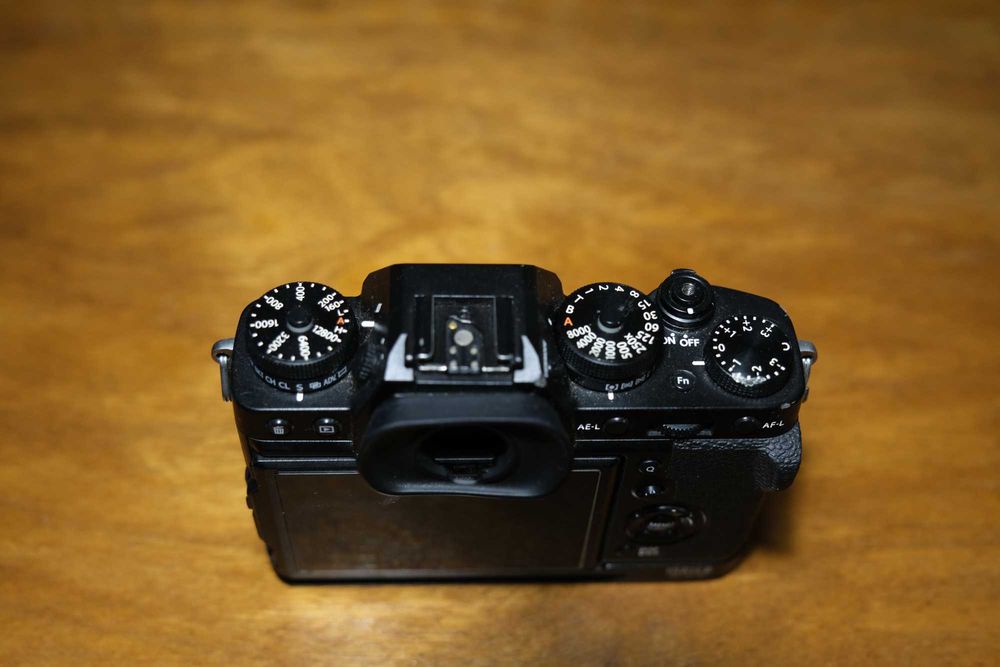 Fujifilm XT-3 + Baterias Extra + Grip Meike