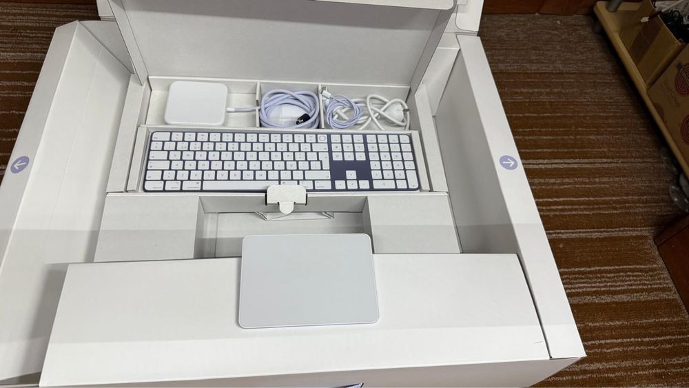 IMAC 24" M3 de 8 GB Ram e 256 GB SSD de cor azul purple de 12/2023