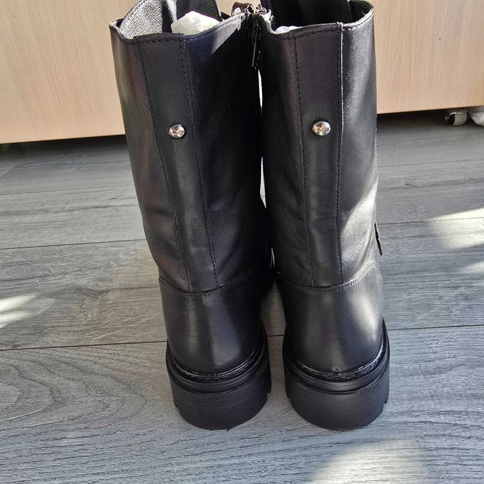 Шкіряні черевики демісезонні, масивні, берци