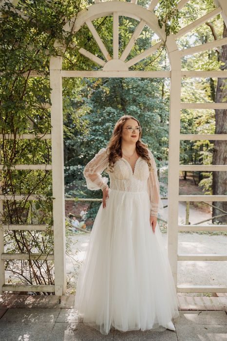 Suknia Ślubna L  z gorsetem