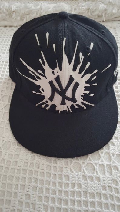 Black and White Cap (New Era)