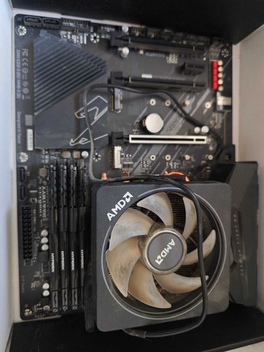 AMD Ryzen 9 3900x, 32GB RAM, płyta gł. Gibabyte