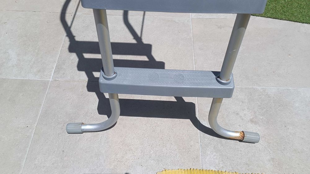 Escada para piscinas Bestway Flip & Lock 1,32 m