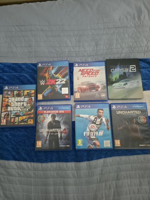 Ps4 com varios jogos