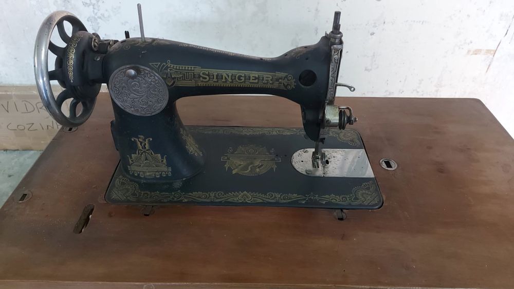 Maquina de costura Singer