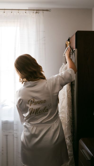 Dodatki ślubne ( szlafrok, wazony, welon, parasol)