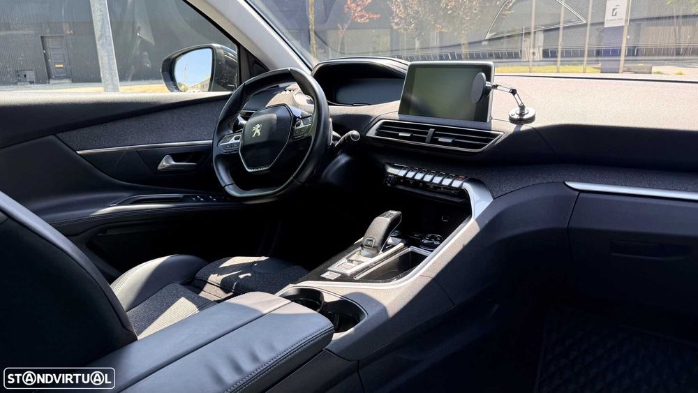 PEUGEOT 3008, 2019 | 2.0 Diesel | Automático | 125.000 km | Allure