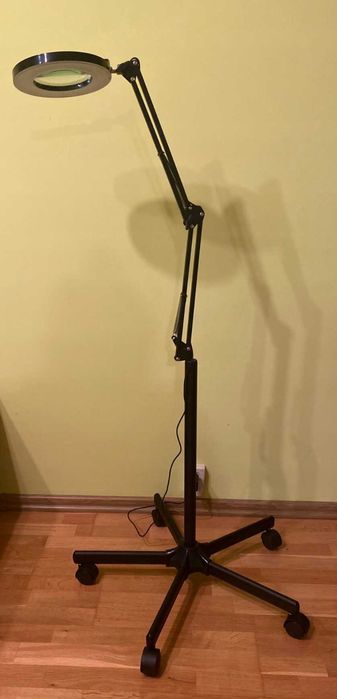 Lampa lupa dermatologiczna kosmetyczna
LED 10W - idealna do salonu!