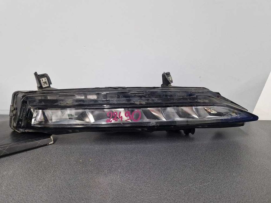 Skoda Superb III 3 Lift 3V0 Światło Jazdy Dziennej Led Halogen