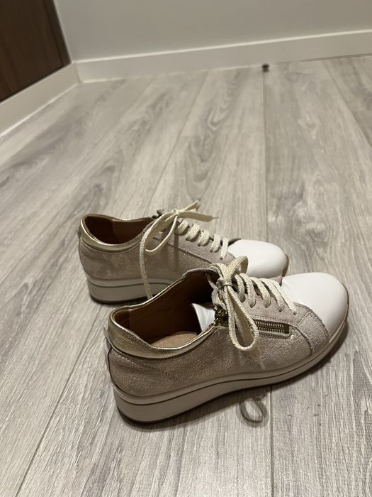 Ténis de Senhora marca Laura Blanco