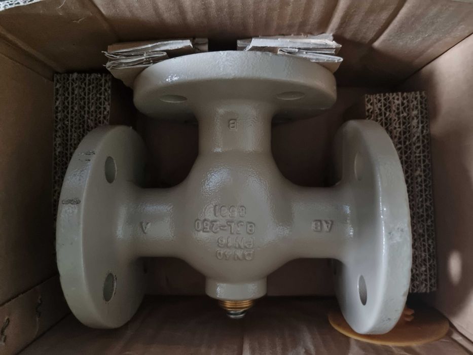 Nowy zawór trójdrogowy DN40 kvs 25.0 PN16