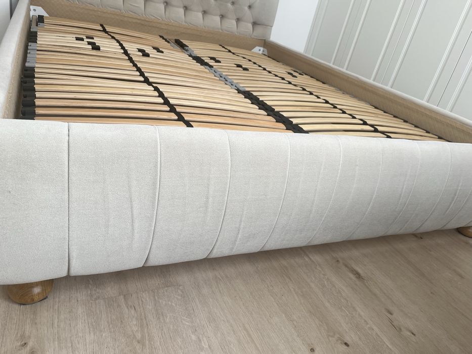 Łóżko beżowe welurowe 160x200 cm