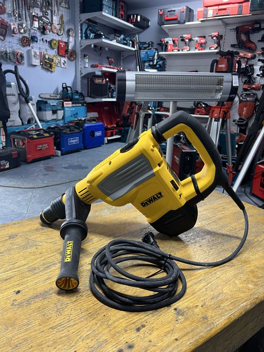 ПЕРФОРАТОР  SDS-MAX DEWALT D25614K  ( стан нового)