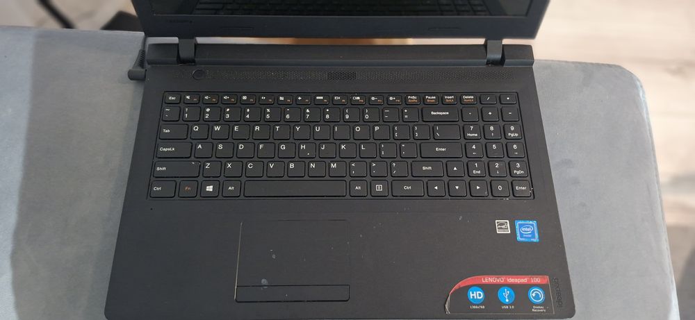 Laptop Lenovo Ideapad 100