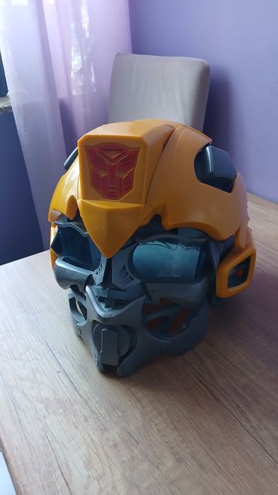 Kask z filmu bumblebee