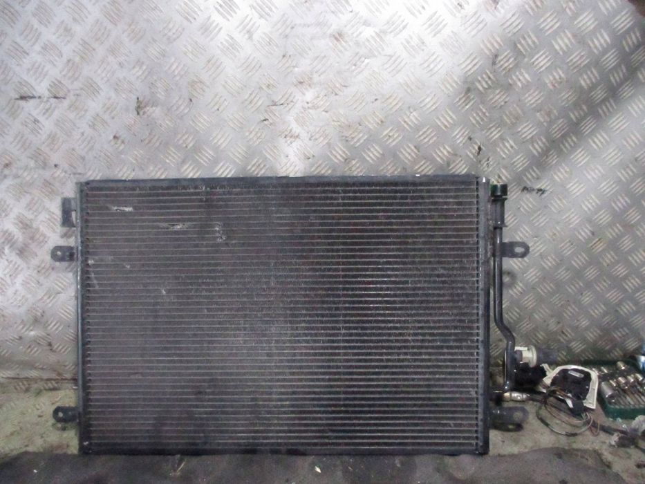 Chłodnica klimatyzacji Audi A4 S4 B6 8E 8H 2.0B 8E0260403B