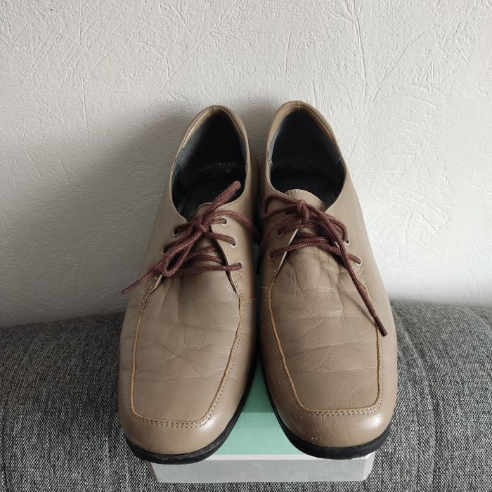 Hiszpańskie buty skórzane damskie 39