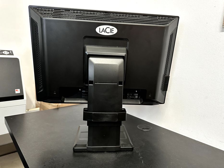 Profesjonalny monitor graficzny LaCie 324
