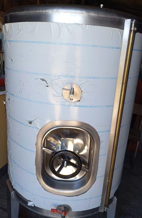 Cuba inox  +/- 300L