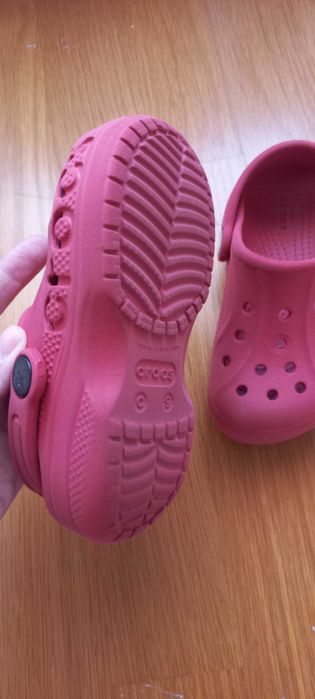 Crocs vermelhas C9