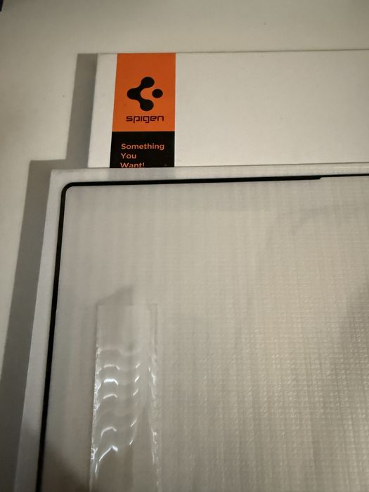 Película de vidro Spigen MacBook 14”