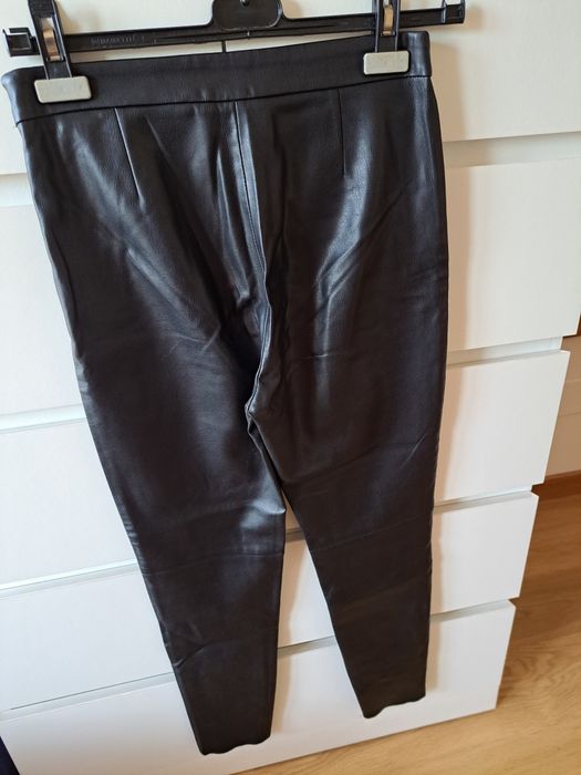 Calças de napa Zara pretas