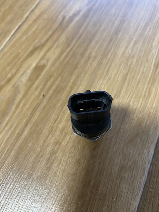 Датчик тиску палива Bosch 55207677 2.0 CDTI