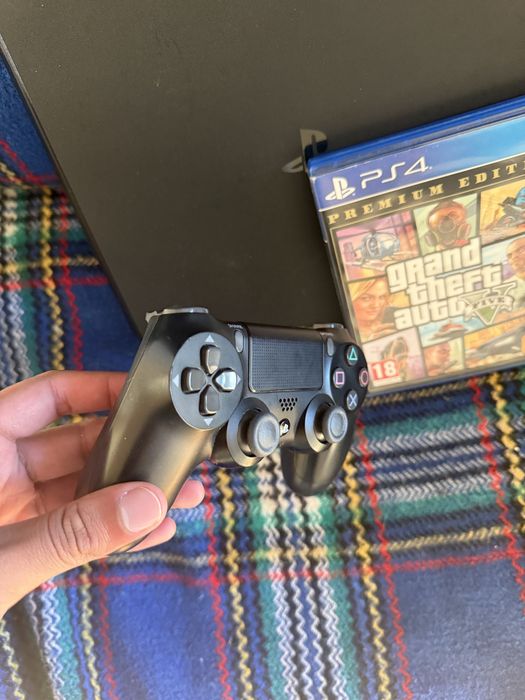 Ps4 slim-500gb usabo em bom estado + comando e jogo