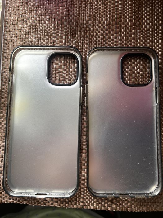 Продам 2 чехла на iphone 12 pro max