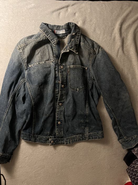 Casaco Levis em bom estado